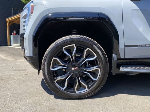 Used 2026 GMC Sierra EV Denali AWD/4WD image 11