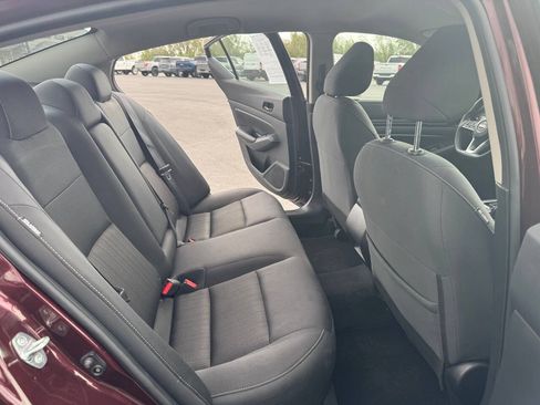Used 2024 Nissan Altima 2.5 SV FWD image 31