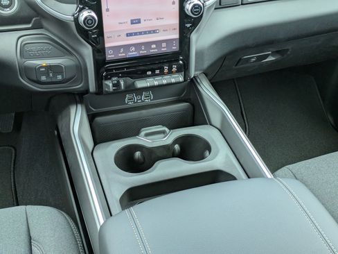 New 2026 RAM 2500 Lone Star AWD/4WD image 18