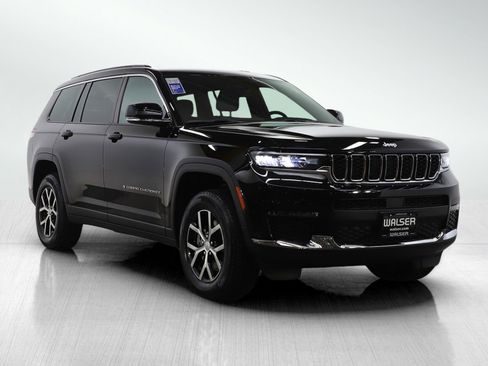 Used 2025 Jeep Grand Cherokee L Limited w/ Trailer Tow Package AWD/4WD image 8