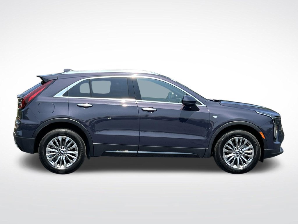 Used 2025 Cadillac XT4 Premium Luxury FWD image 4