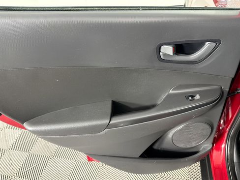Used 2023 Hyundai Kona SE FWD image 24