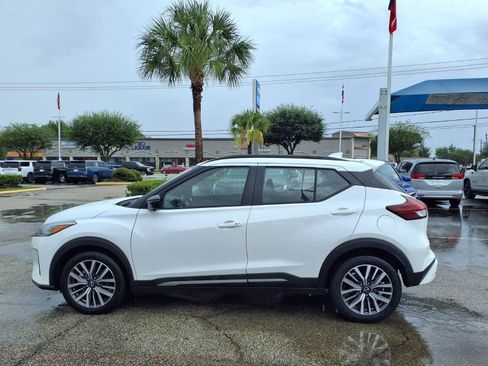 Used 2024 Nissan Kicks SR FWD image 24