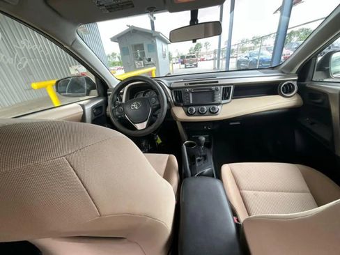Used 2013 Toyota RAV4 LE FWD image 9