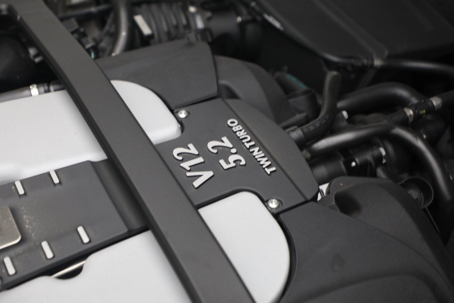 Used 2023 Aston Martin DBS Coupe RWD image 28