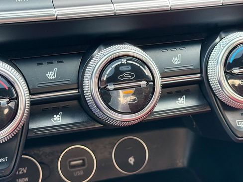 Used 2023 Genesis G70 2.0T w/ Sport Prestige Package image 21