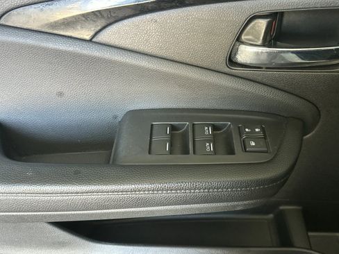 Used 2017 Honda Pilot Touring image 11