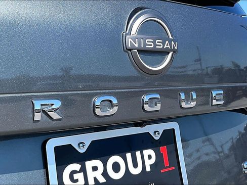 Used 2023 Nissan Rogue SV FWD image 10