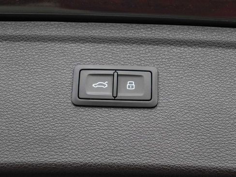 Used 2020 Audi Q5 e Premium Plus w/ Premium Plus Package image 40