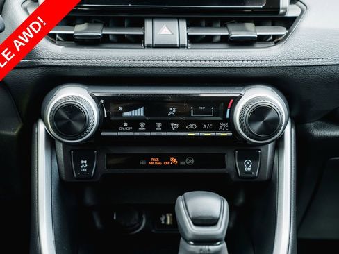 Certified 2025 Toyota RAV4 LE AWD/4WD image 21