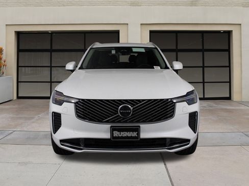 New 2025 Volvo XC90 B6 Plus image 2