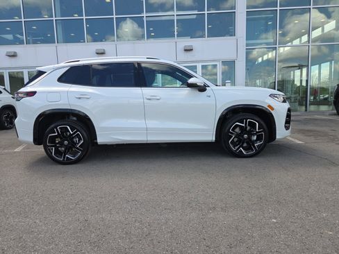 New 2026 Volkswagen Tiguan SEL R-Line AWD/4WD image 3