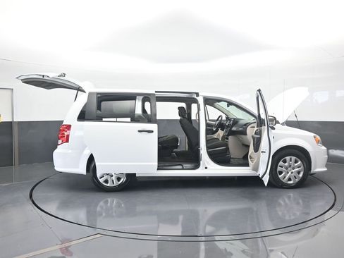 Used 2020 Dodge Grand Caravan SE image 62