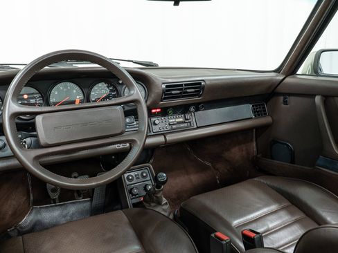 Used 1986 Porsche 911 Carrera image 18