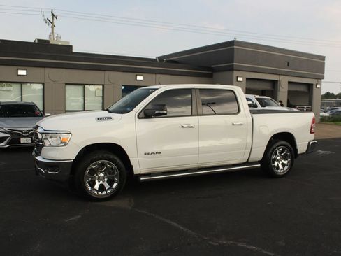 Used 2019 RAM 1500 Big Horn AWD/4WD image 2
