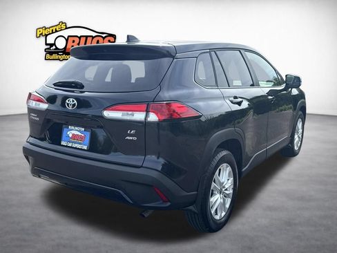 Used 2025 Toyota Corolla Cross LE AWD/4WD image 5