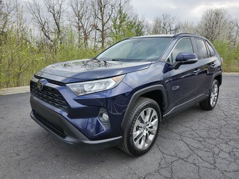 Used 2021 Toyota RAV4 XLE Premium image 37