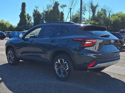 New 2026 Chevrolet Trax LT w/ Driver Confidence Package FWD image 3