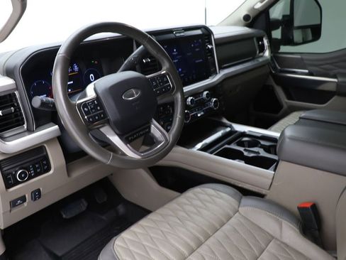 Used 2025 Ford F350 Platinum w/ Platinum Plus Package image 23