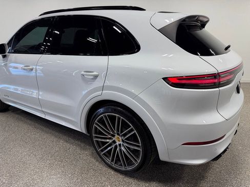 Used 2021 Porsche Cayenne GTS AWD/4WD image 19