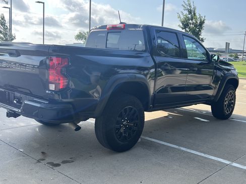 Used 2023 Chevrolet Colorado Trail Boss w/ Technology Package AWD/4WD image 9