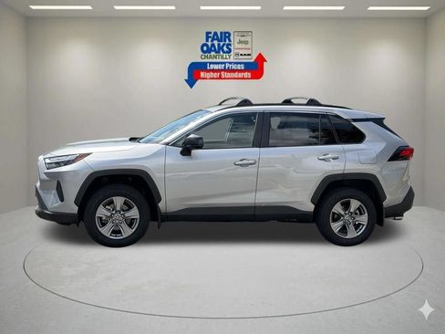 Used 2025 Toyota RAV4 LE AWD/4WD image 12