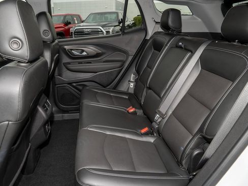 Used 2023 GMC Terrain SLT image 9