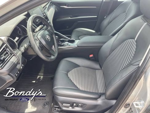 Used 2024 Toyota Camry SE FWD image 10