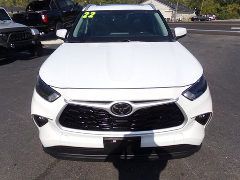 Used 2022 Toyota Highlander XLE image 8