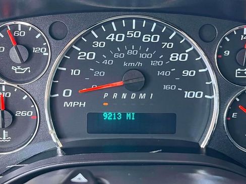 Used 2024 Chevrolet Express 2500 w/ Driver Convenience Package RWD image 26