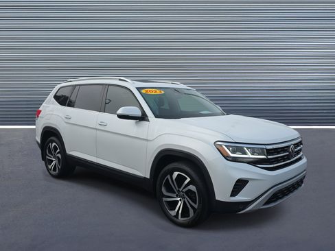Used 2023 Volkswagen Atlas SEL image 2