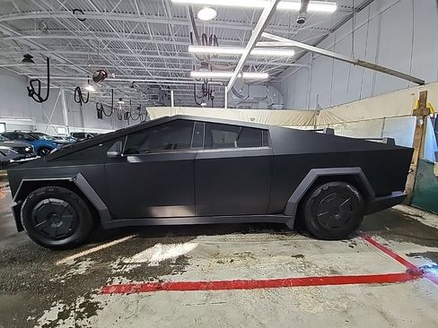 Used 2024 Tesla Cybertruck AWD Crew Cab image 2