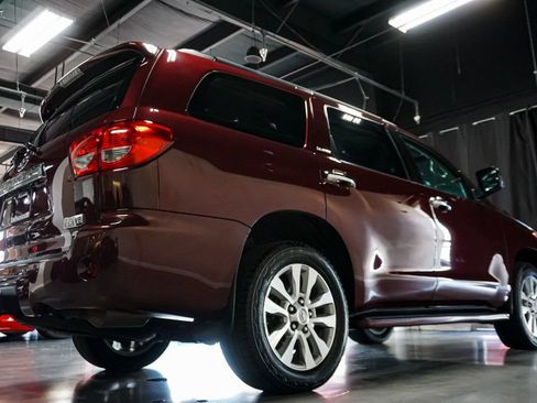 Used 2010 Toyota Sequoia Limited AWD/4WD image 6