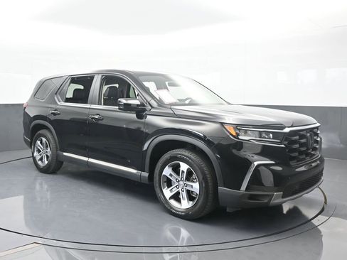 Used 2025 Honda Pilot EX-L image 8