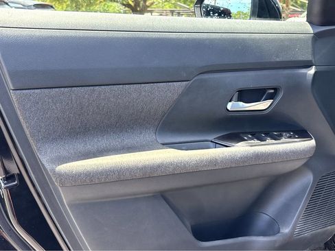 Used 2025 Nissan Kicks SV FWD image 20