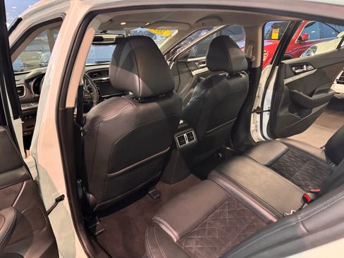 Used 2016 Nissan Maxima SR image 18