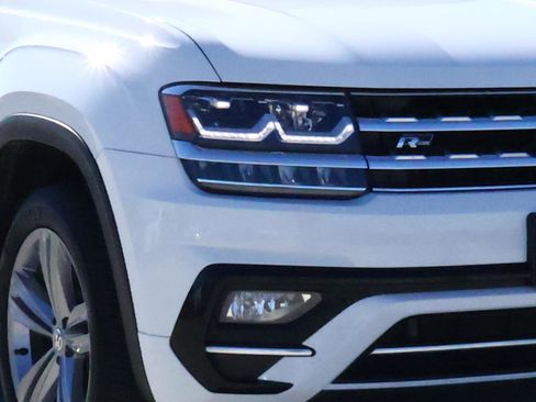 Used 2018 Volkswagen Atlas SE w/ R-Line Package image 7