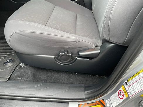 Used 2019 Toyota Tacoma TRD Sport image 19