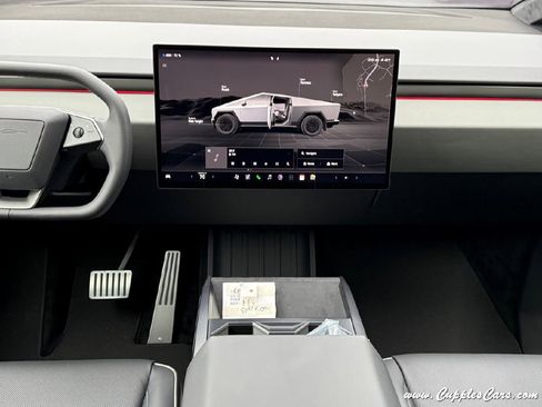 Used 2025 Tesla Cybertruck AWD Crew Cab image 17