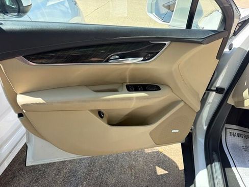 Used 2019 Cadillac XT5 AWD image 8