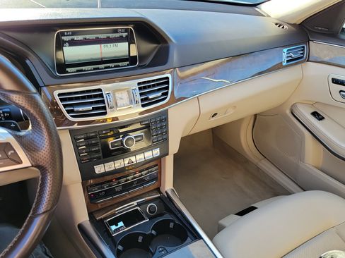 Used 2014 Mercedes-Benz E 350 Sedan image 16