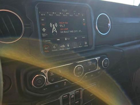 Used 2023 Jeep Wrangler Sahara w/ Cold Weather Group image 9