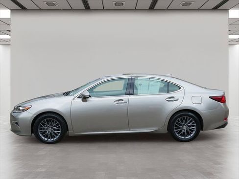 Used 2018 Lexus ES 350 w/ Navigation System Package FWD image 3