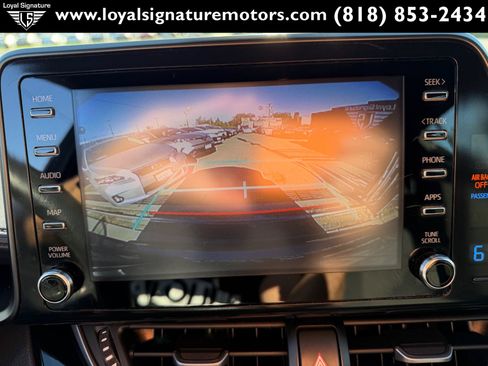 Used 2019 Toyota C-HR LE FWD image 28