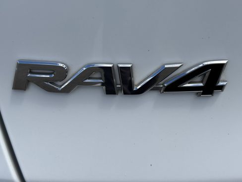 Used 2024 Toyota RAV4 XLE FWD image 11