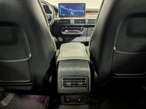 Used 2025 Lincoln Corsair Reserve AWD/4WD image 14