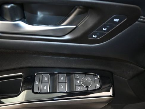 Used 2024 Nissan Pathfinder Platinum w/ Cargo Package image 14