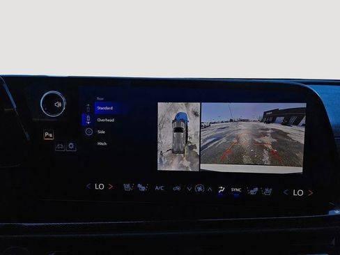 Used 2024 Chevrolet Traverse RS image 16