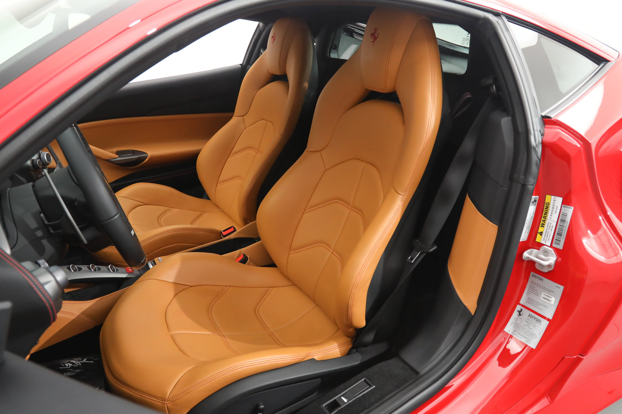 Used 2018 Ferrari 488 GTB RWD image 5