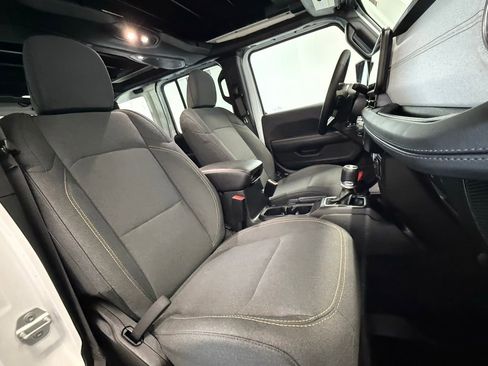 Used 2024 Jeep Wrangler Sahara w/ Safety Group image 23